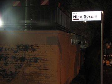 atto vandalico via Nino Sospiri2