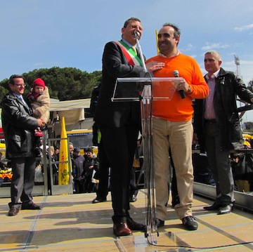 inaugurazione odierna mercato via Pepe04