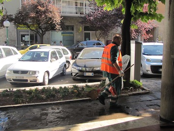 pulizia portici piazza Salotto lato sud02