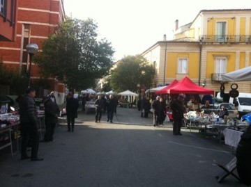 Mercantico odierno al centro storico Pescara01