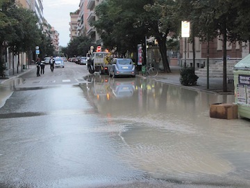 rottura odierna della condotta Aca in via Venezia02