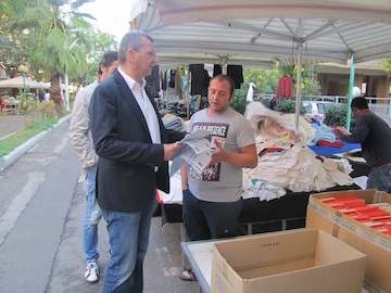 sindaco Albore Mascia e assessore Santilli presso il mercato strada-parco04