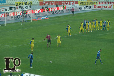 Pescara-Chievo Verona 0-2: Stoian-Thereau, Delfino virtualmente in B