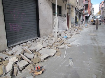 sopralluogo assessore Fiorilli su cantiere via Firenze per prima gettata di cemento04