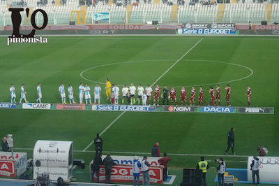 Pescara-Trapani-0-1-squadre-a-centrocampo