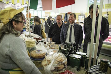 L'assessore Cuzzi in visita nella struttura di via Paolucci