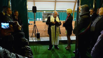 benedizione parroco Don Luigi