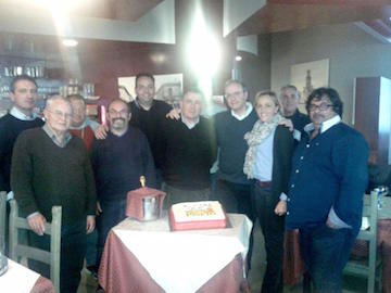 Foto gruppo con torta
