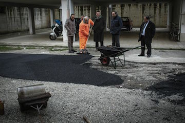 Alessandrini Lavori di rifacimento stradale in corso Via Caduti per Servizio