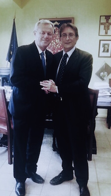 Massimo Cialente, ha ricevuto, stamani l'Ambasciatore Australiano in Italia, Mike Rann