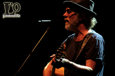 francesco-de-gregori-alla-chitarra