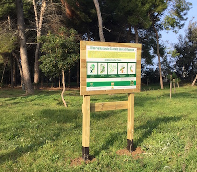 insegne descrittive nella pineta di Santa Filomena