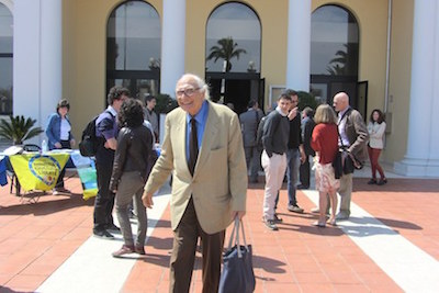 marco pannella fuori del Kursaal a Giulianova
