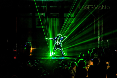 Gran Gala du Cirque con Laser-man