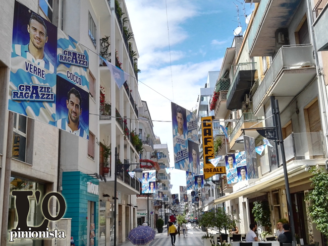 omaggio-ai-giocatori-della-Pescara-Calcio-per-la-promozione-in-Serie-A