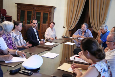 Linea dura contro gli accampamenti in centro