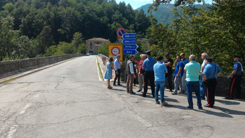 La consegna del ponte di Aprati