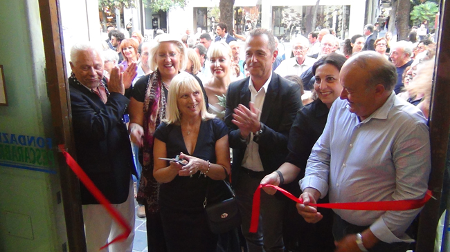 taglio del nastro mostra Gino Berardi