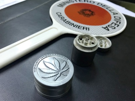 CONTROLLI ANTIDROGA DEI CARABINIERI NELLE SCUOLE DI CHIETI