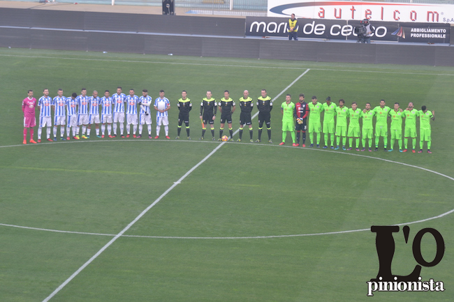 pescara-e-cagliari-per-il-minuto-di-raccoglimento