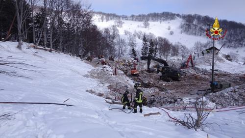 Hotel Rigopiano operazioni dei Vigili del Fuoco