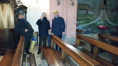 chiusa chiesa Ss Annunziata Roseto