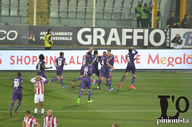 Fiorentina-a-fine-partita-sotto-la-curva-sud