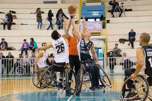 Amicacci battuta da Cantù