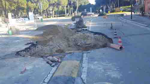 Lavori su condotta Aca su via d'Avalos a Pescara