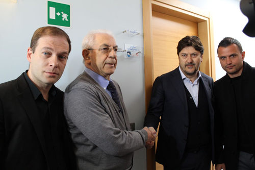Pescara Calcio adotta una stanza Casa Ail, la stretta di mano davanti alla camera Delfino