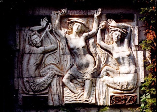 l'opera Le Naiadi prima del degrado