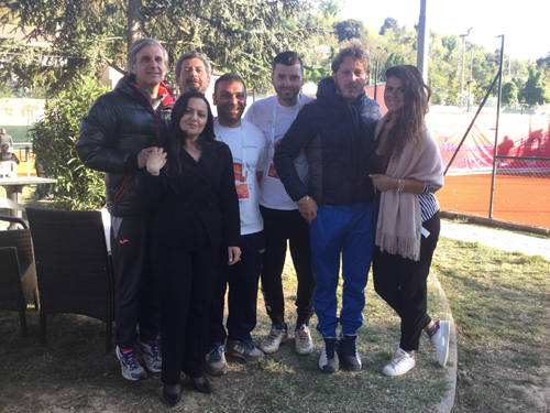 Foto di gruppo Team Rubralite - La Terra rossa