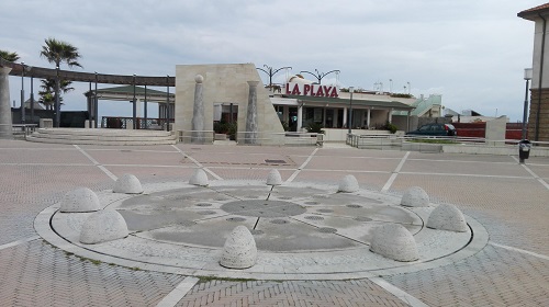 Foto piazza Le Laudi