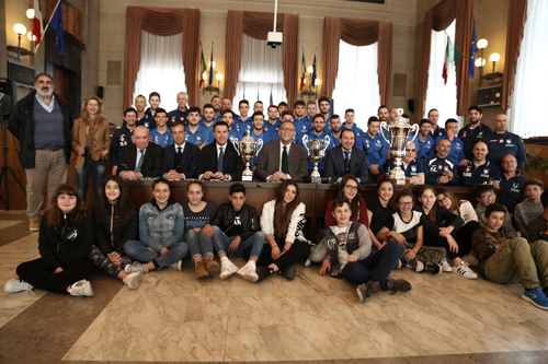 due squadre di Pescara Calcio a 5