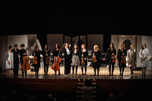 protagonisti applausi finali