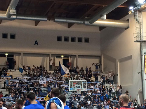 Basket, Roseto-Piacenza 81-71: gli Sharks conquistano i plua-off tifosi Roseto Sharks