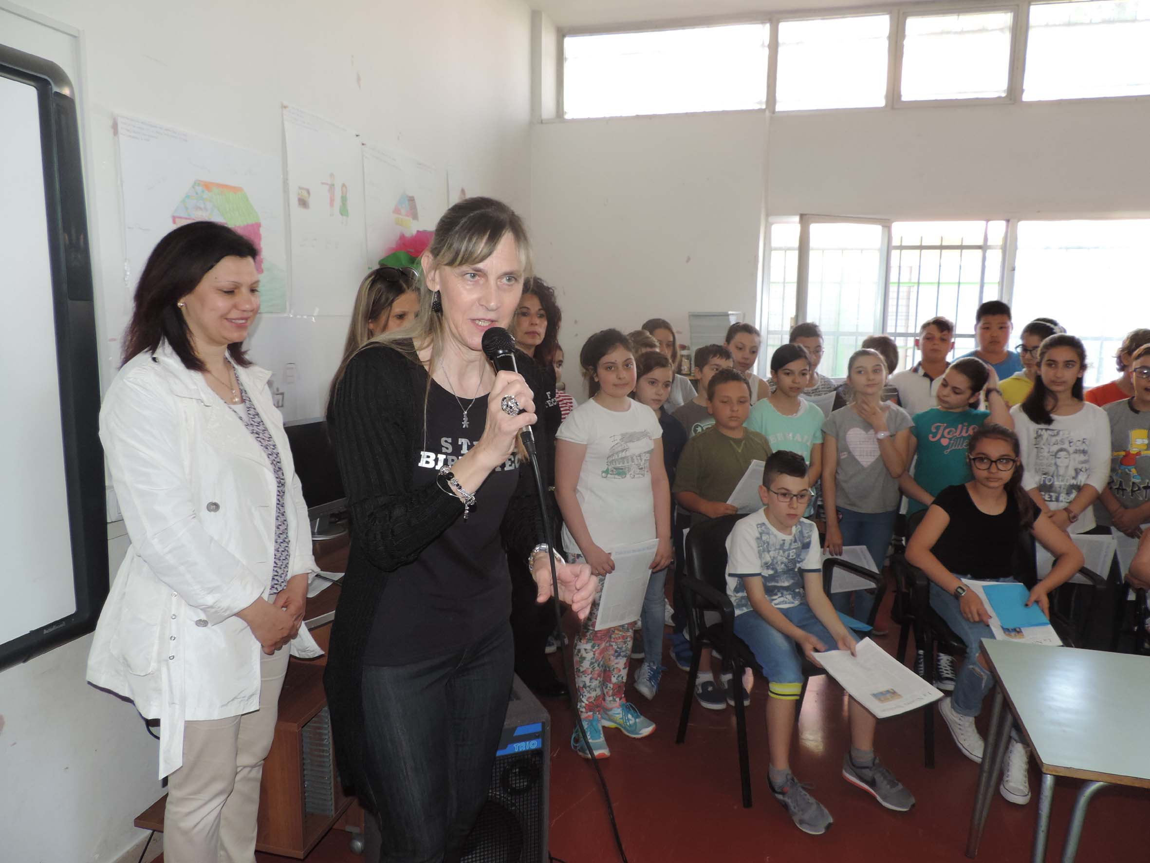 Foto conferenza stampa bambini