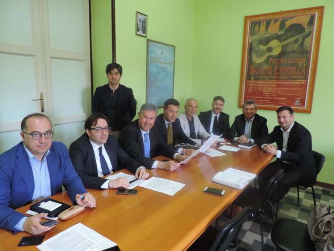 Foto conferenza stampa mercatino etnico