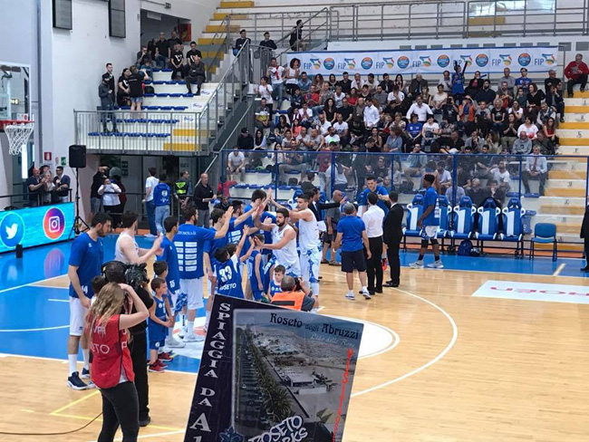 Basket, Roseto si arrende alla Virtus Bologna 83-97 Basket, Roseto si arrende alla Virtus Bologna 83-97