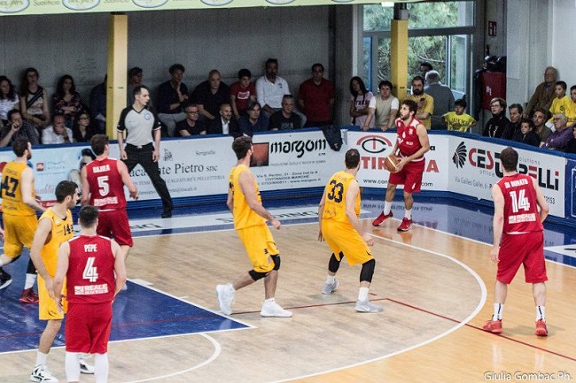 Basket, playoff: Amatori torna a Montegranaro per la gara 2