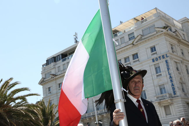 bersagliere e bandiera italiana
