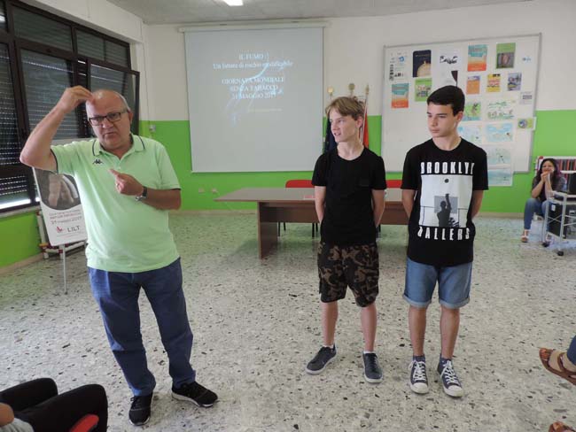 Foto dott. Diodati e 2 studenti