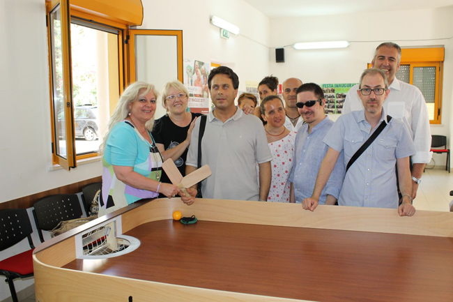 Nel centro sociale di via Nenni, un tavolo da showdown