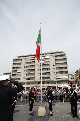 alzabandiera a Pescara