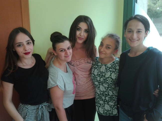 da sinistra_Martina D'Urbano_Ledia Kushe_Valentina Ricci_Federica Paternelj_Giulia Di Pietro