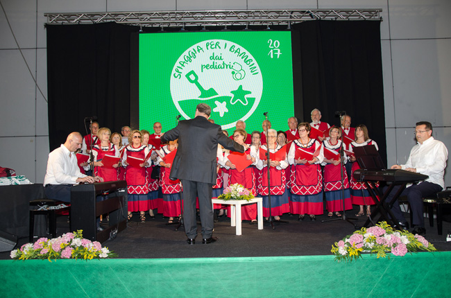 Coro folkloristico