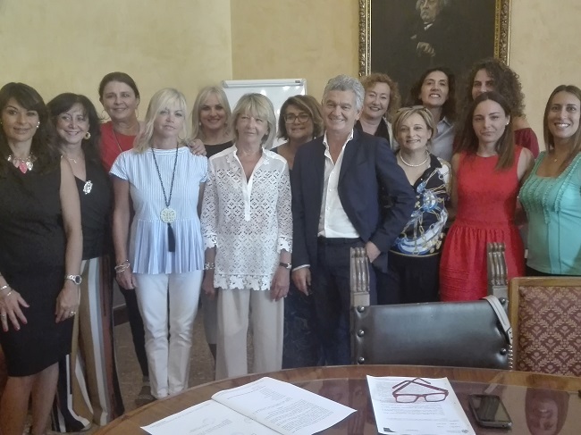  Il Presidente firma il decreto di nomina e incontra le componenti