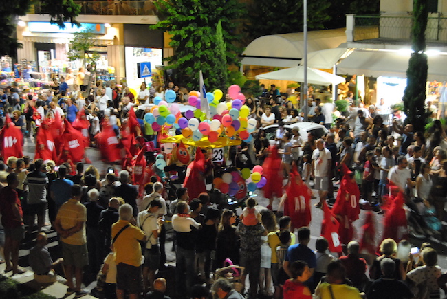 Pineto IV Carnevale Estivo