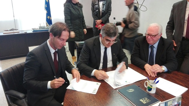 SINDACO MASTROMAURO CON D'ALFONSO RIUNIONE SU CASERMA