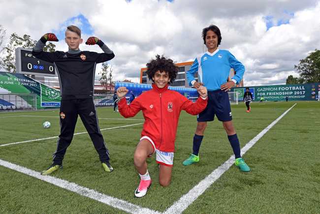 foto-ufficiale-Niccolò-Postiglione-con-i-compagni-di-squadra